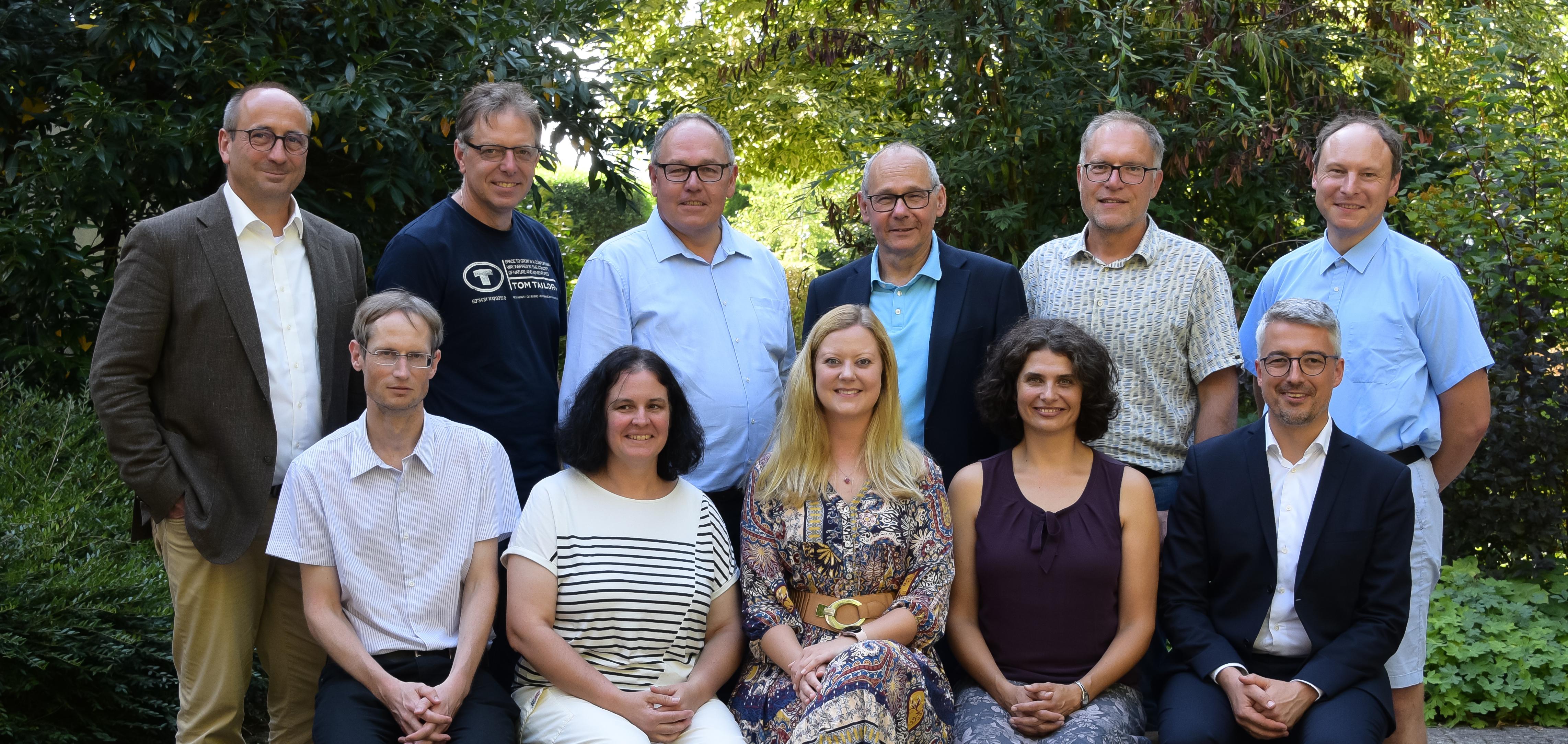 23 24 Techniker klein